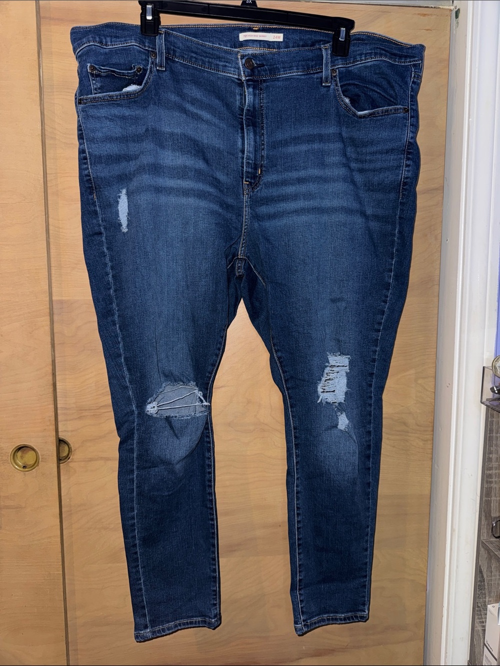 Distressed Dark Blue Plus Size Skinny Jeans for Women